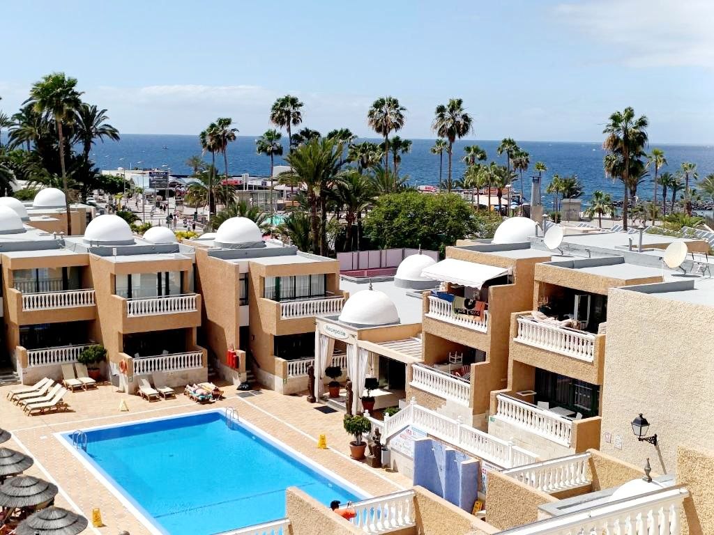 This charming 70 m² apartment is the perfect place to enjoy the sun, sea breeze, and stunning views of the Atlantic.